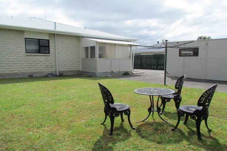 Photo of property in 7 Douglas Street, Levin, 5510