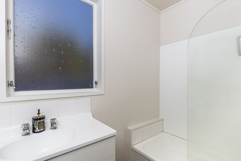 Photo of property in 2 Hampstead Place, Richmond Heights, Taupo, 3330