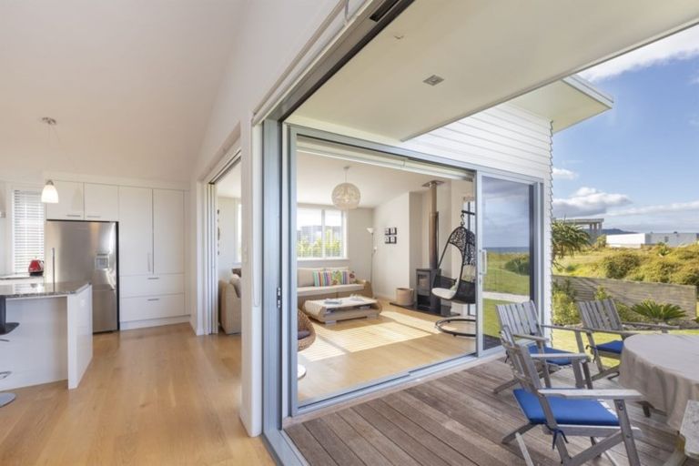 Photo of property in 37 Kewai Street, Omaha, 0986