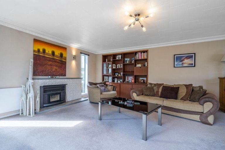 Photo of property in 114 Ruru Avenue, Otatara, Invercargill, 9879