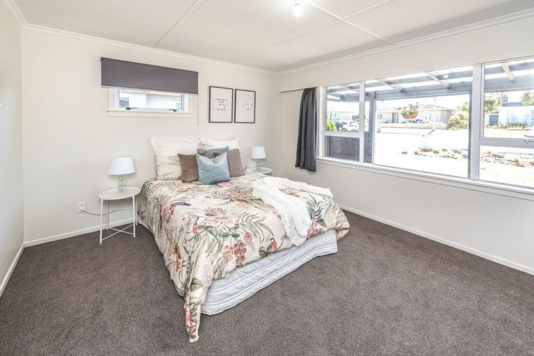 Photo of property in 27 Hood Street, Castlecliff, Whanganui, 4501