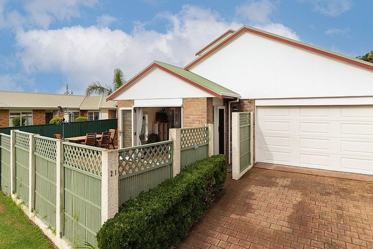 Photo of property in 21 The Glebe, Coastlands, Whakatane, 3120