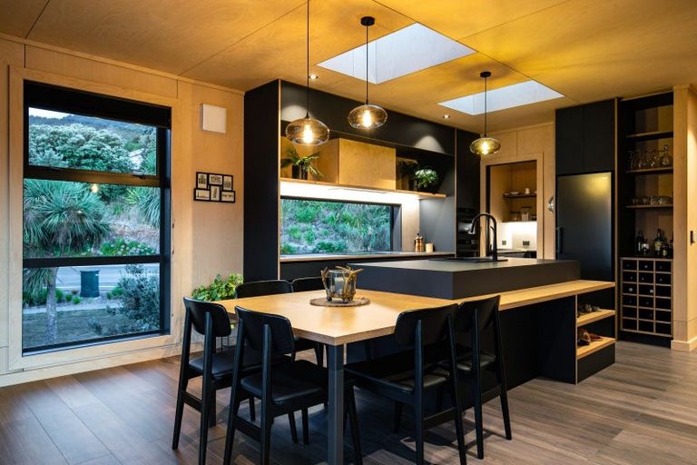 Photo of property in 2 Whaitere Place, Waikawa, Picton, 7220