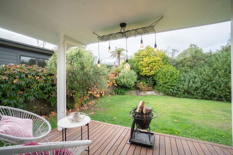 Photo of property in 17a Franklin Avenue, Hokowhitu, Palmerston North, 4410