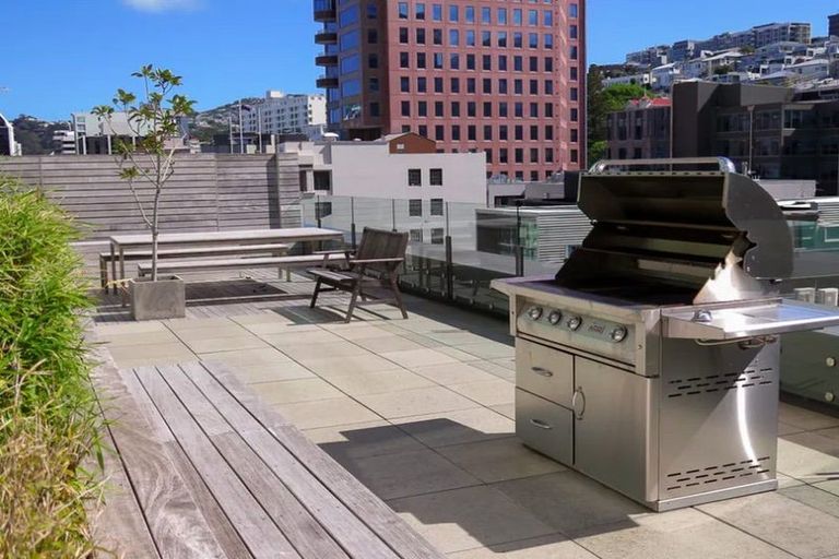 Photo of property in 9 Chews Lane, Wellington Central, Wellington, 6011