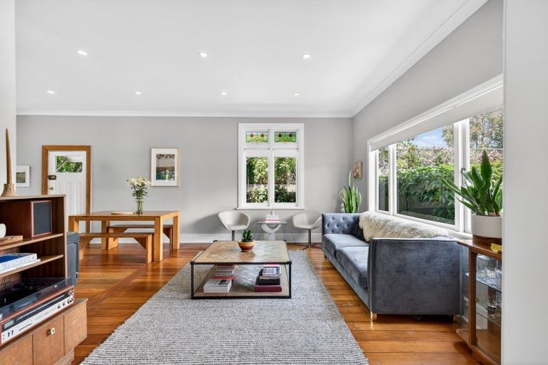 Photo of property in 23 Cameron Road, Bluff Hill, Napier, 4110