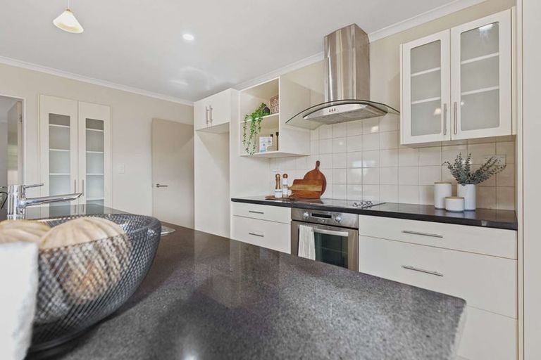 Photo of property in 17 Coles Cove, Papamoa Beach, Papamoa, 3118