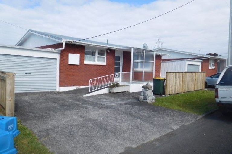 Photo of property in 1/67 Young Street, New Plymouth, 4310