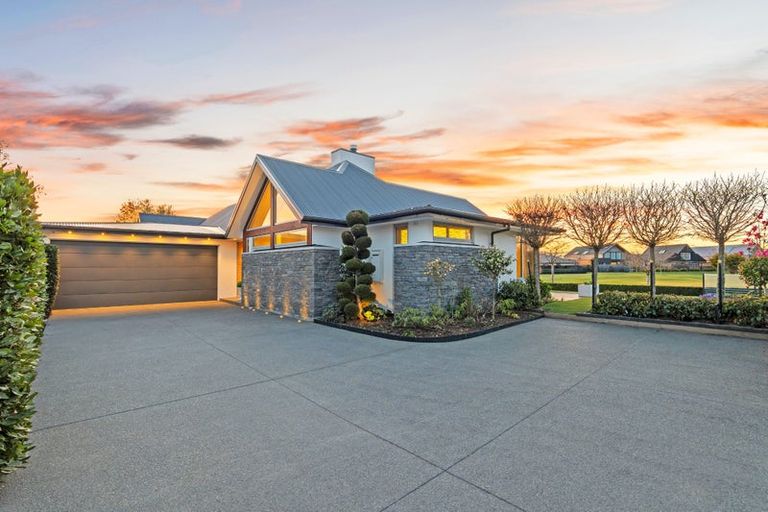 Photo of property in 53 Waterstock Way, Parklands, Christchurch, 8083