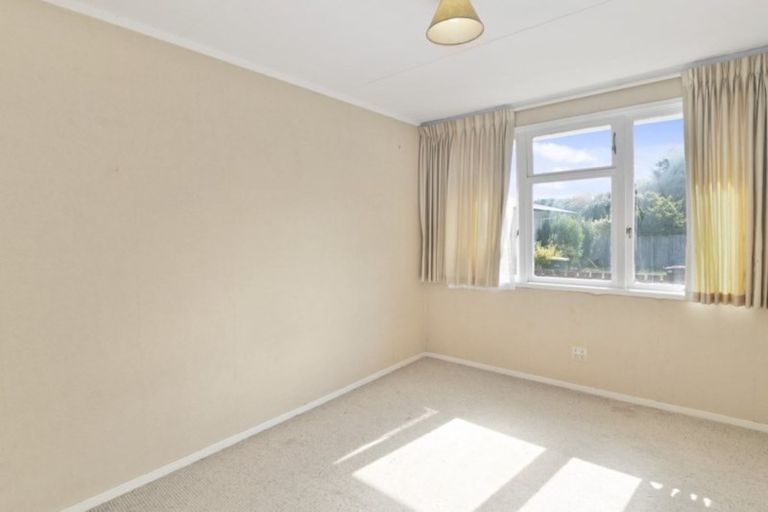 Photo of property in 16 Garrick Place, Pukehangi, Rotorua, 3015