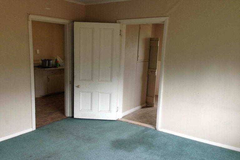 Photo of property in 9-11 Keeling Street, West End, Palmerston North, 4412