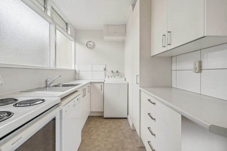 Photo of property in Embassy Court, 72 Brougham Street, Mount Victoria, Wellington, 6011