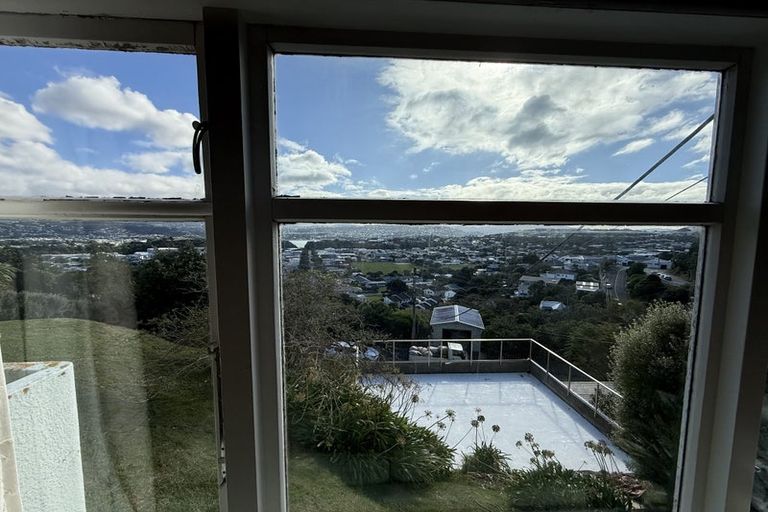 Photo of property in 143 Townsend Road, Miramar, Wellington, 6022