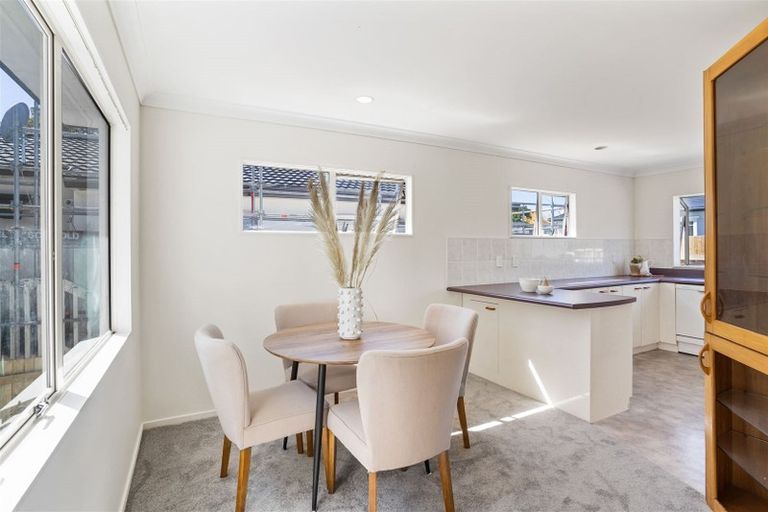 Photo of property in 2/29 Landscape Road, Papatoetoe, Auckland, 2025