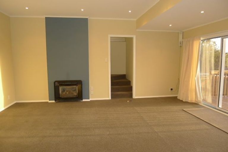 Photo of property in 64 Seddon Street, Waikanae, 5036