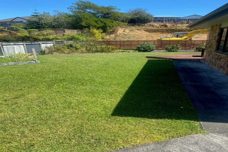 Photo of property in 5 Montrose Place, Highlands Park, New Plymouth, 4312