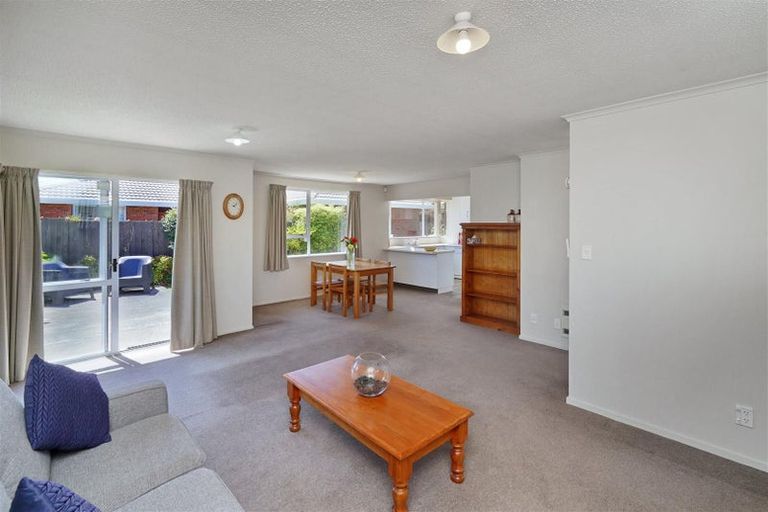 Photo of property in 46b Daniels Road, Redwood, Christchurch, 8051