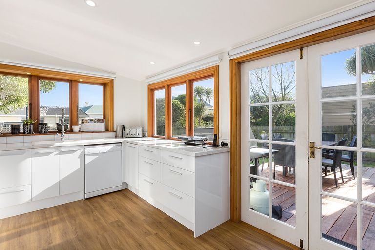 Photo of property in 180 Victoria Road, Saint Clair, Dunedin, 9012