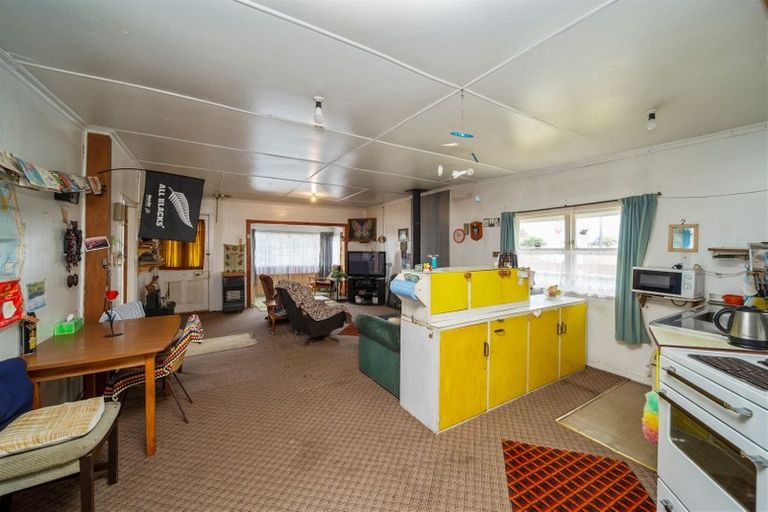 Photo of property in 425 Waihi Road, Normanby, Hawera, 4614