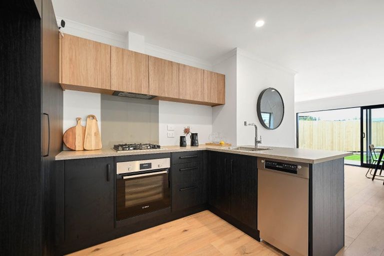 Photo of property in 2/12 Mcewan Place, Fitzroy, Hamilton, 3206