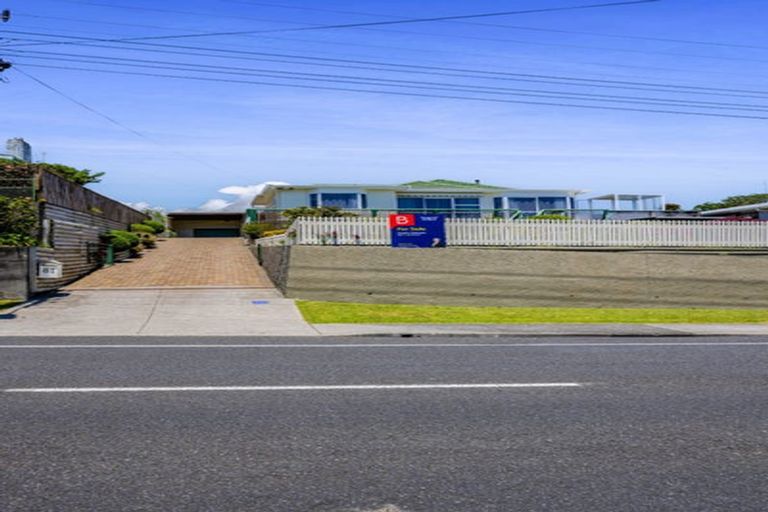 Photo of property in 81 Omata Road, Marfell, New Plymouth, 4310