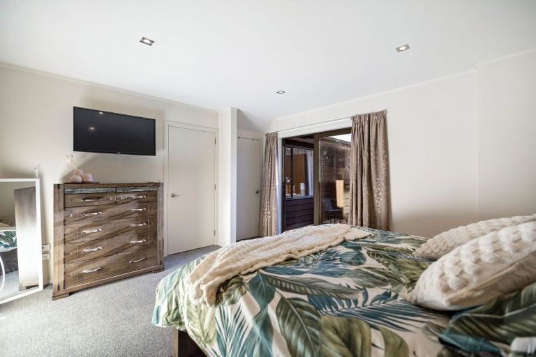 Photo of property in 57 Mcdonnell Road, Arrowtown, 9302