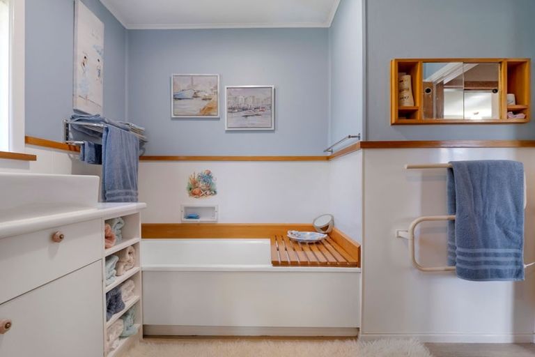 Photo of property in 12 Delphi Place, Sunnybrook, Rotorua, 3015