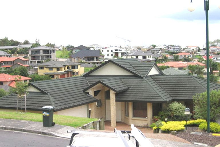 Photo of property in 9 Bonnard Place, West Harbour, Auckland, 0618