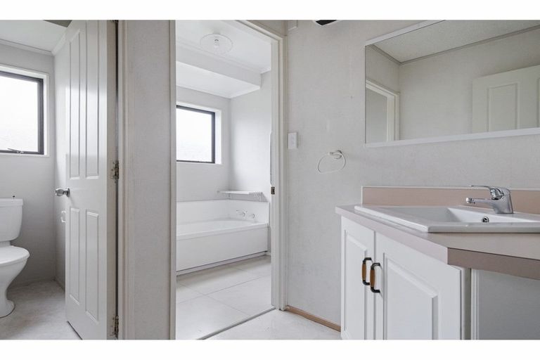 Photo of property in 9a Civic Place, Waiuku, 2123