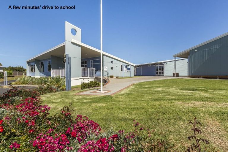 Photo of property in 23 Tory Way, Omokoroa, 3114