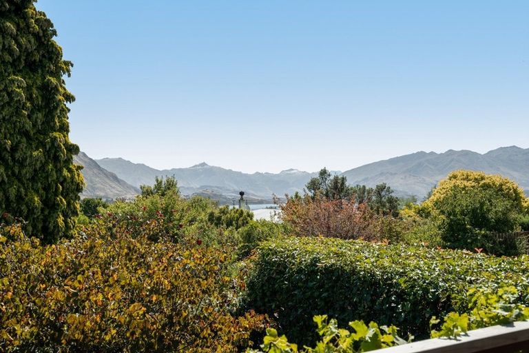 Photo of property in 76 Totara Terrace, Wanaka, 9305