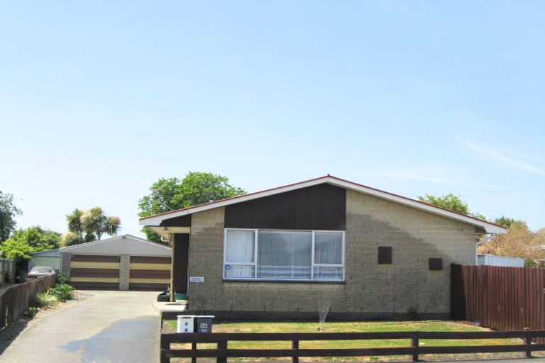 Photo of property in 1/5 Leonie Place, Aranui, Christchurch, 8061