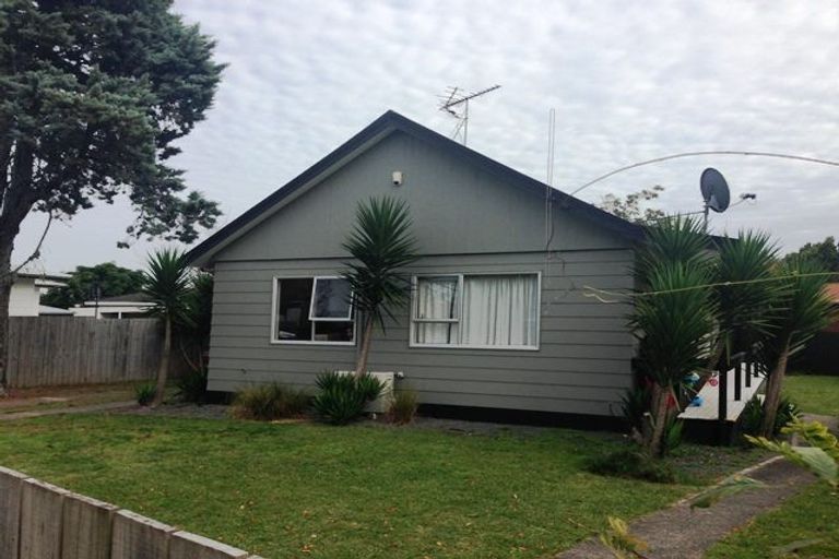 Photo of property in 111 Oakfield Crescent, Pukete, Hamilton, 3200