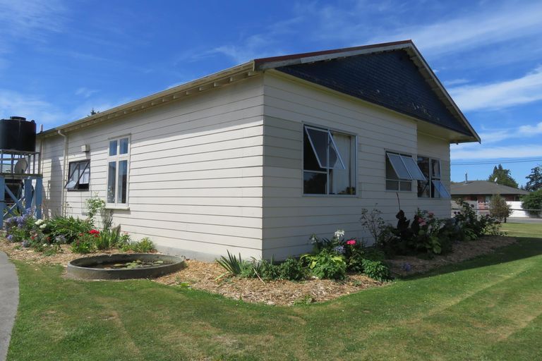 Photo of property in 5 Main Road, Pleasant Point, 7903