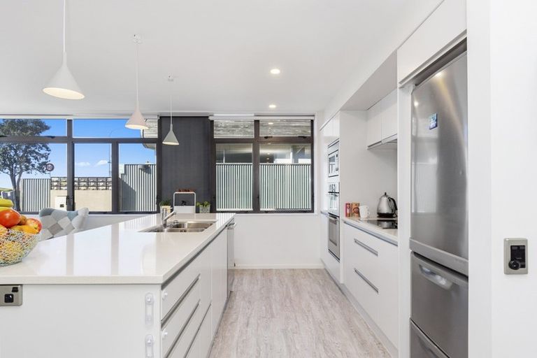 Photo of property in Vivaldi Apartments, 2/48 Marine Parade, Mount Maunganui, 3116