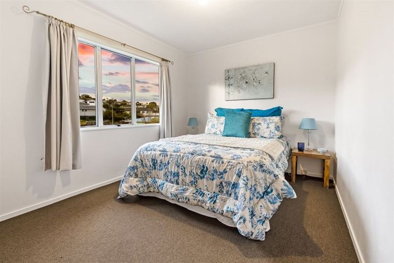 Photo of property in 24 Garton Drive, Massey, Auckland, 0614