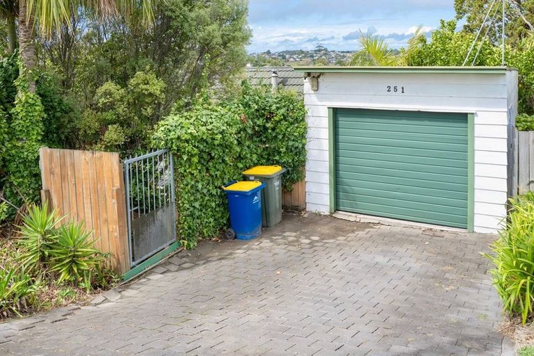 Photo of property in 251 Sunset Road, Sunnynook, Auckland, 0632