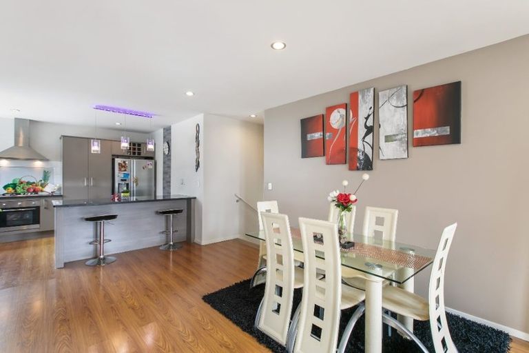 Photo of property in 113e Sunnyside Road, Sunnyvale, Auckland, 0612