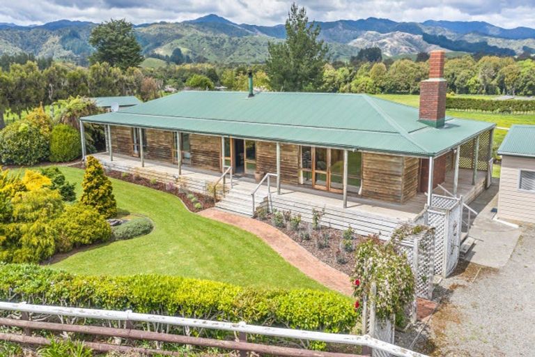 Photo of property in 382 Kimberley Road, Levin, 5571