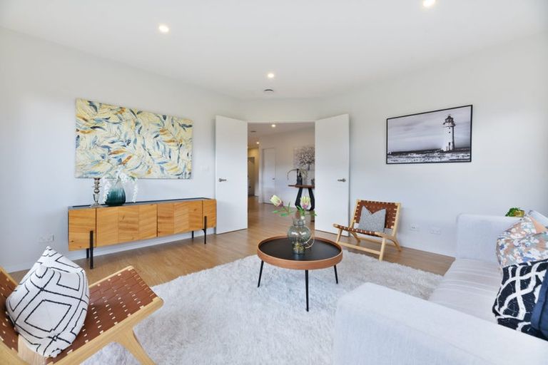 Photo of property in 13 Turpin Road, Riverhead, 0820