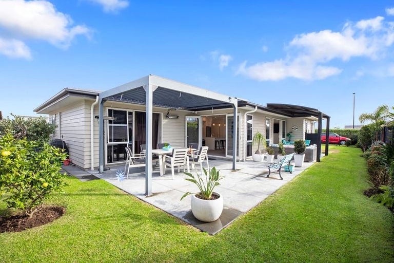 Photo of property in 77 Sandhurst Drive, Papamoa Beach, Papamoa, 3118