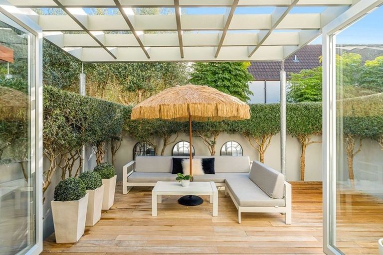 Photo of property in 10/4 Campbell Road, Takapuna, Auckland, 0622