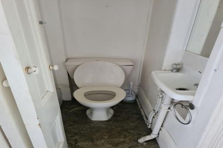 Photo of property in 13 Home Street, Mount Victoria, Wellington, 6011