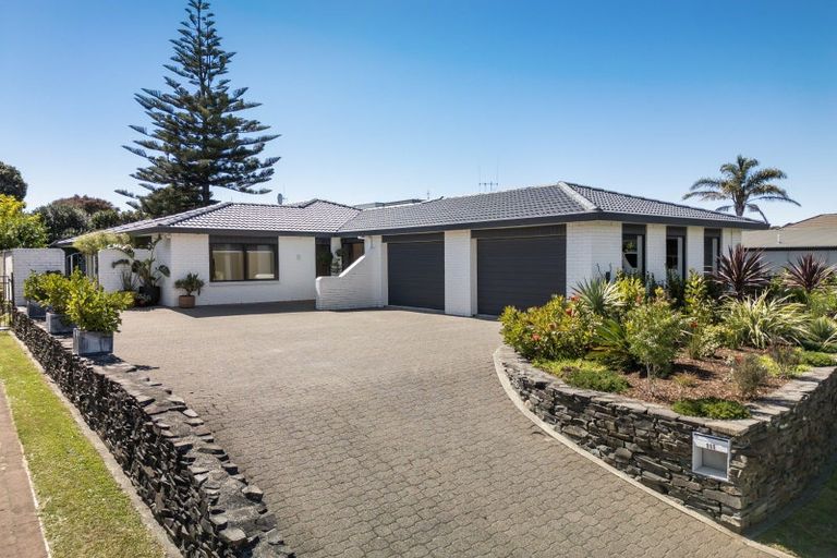 Photo of property in 111 Dickson Road, Papamoa Beach, Papamoa, 3118