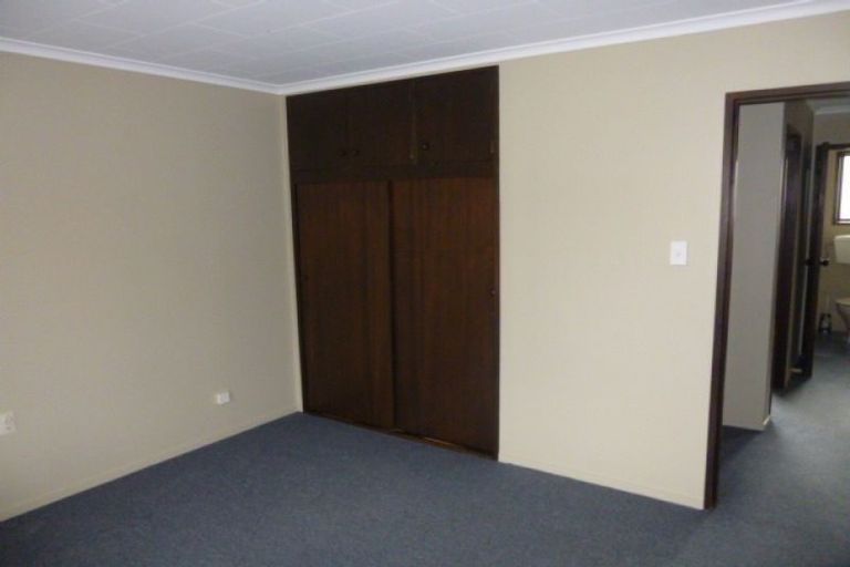 Photo of property in 1/76 Shakespeare Road, Milford, Auckland, 0620