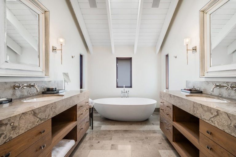 Photo of property in 42 Porterfield Road, Whitford, Howick, 2571