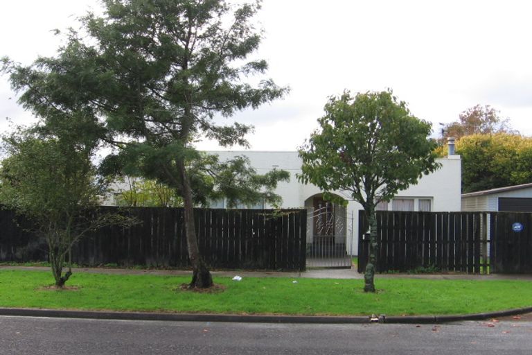 Photo of property in 1 Bledisloe Street, Papatoetoe, Auckland, 2104