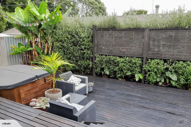 Photo of property in 2 Jutland Road, Pukekohe, 2120