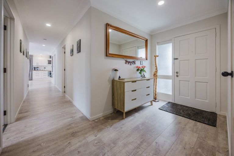 Photo of property in 168 Walter Strevens Drive, Conifer Grove, Takanini, 2112