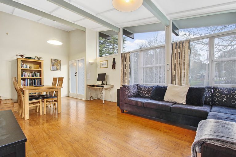 Photo of property in 13 Pendlebury Street, Green Bay, Auckland, 0604